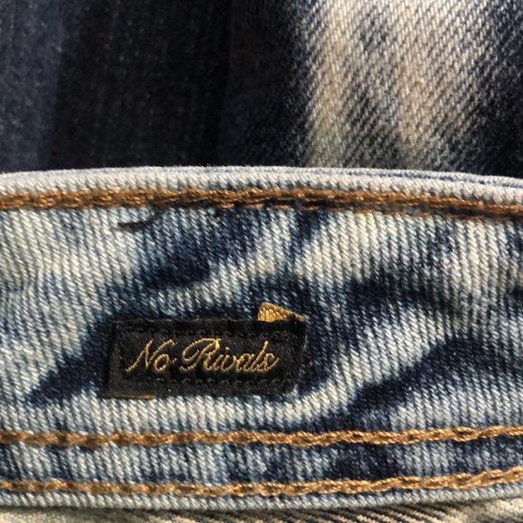 Akoo Jeans - Picture 6 of 11